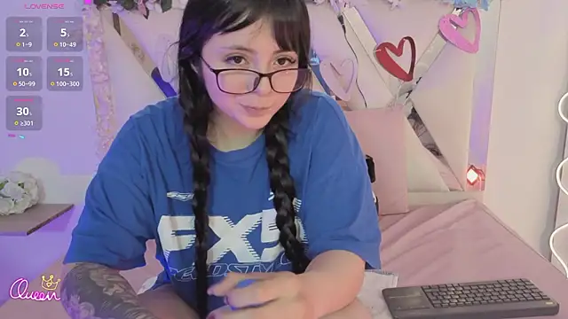 Živá chatovací místnost hina_tay