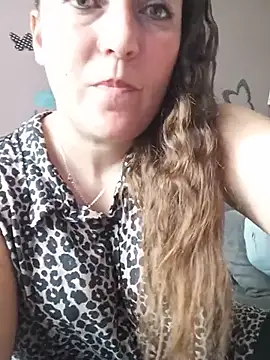 Sexyrondegirl's Webcam Show