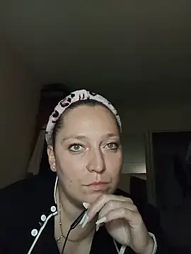 Sexyrondegirl's Live XXX Chat
