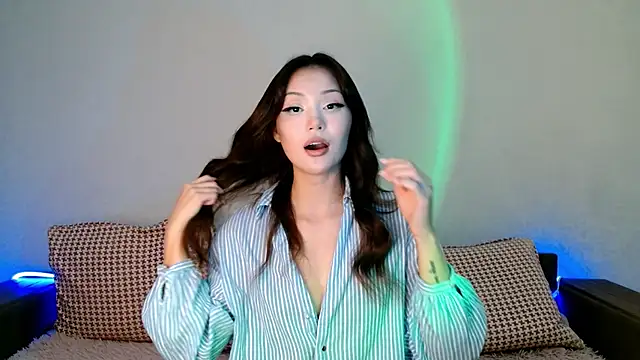 Min_Jee_ Chat XXX live