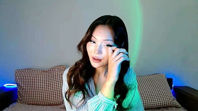 Min_Jee_ XXX чат на живо