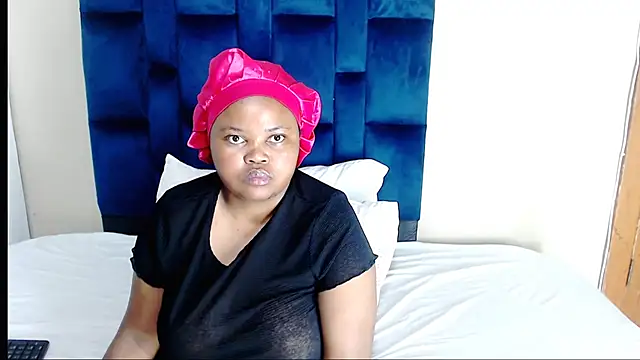 Curveysinaa Chat XXX in diretta