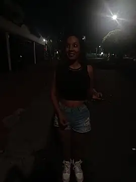 LuciaMoretti_ Show in webcam