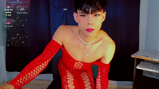 femboykeene 网络视讯表演