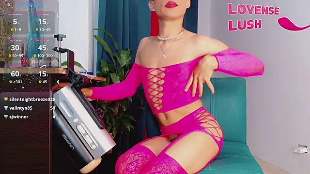 femboykeene 网络视讯表演