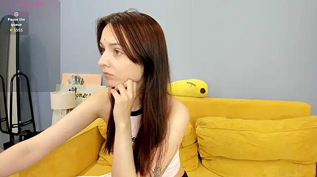 Kira_Ke11y Adlı Modelin Canlı XXX Sohbeti