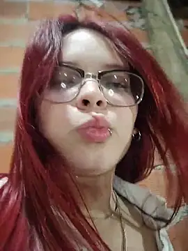 Chatroom XXX en direct de Luluu063i