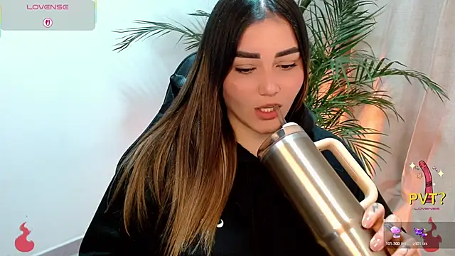 Lucia_star__のライブXXXチャット