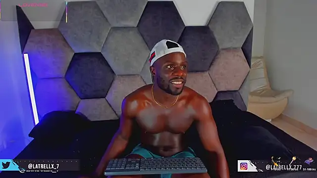 Latrellx7 Шоу с уебкамера
