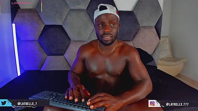 Latrellx7 Webcam-Show