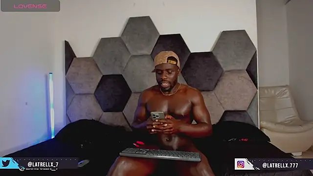 Latrellx7's Webcam Show