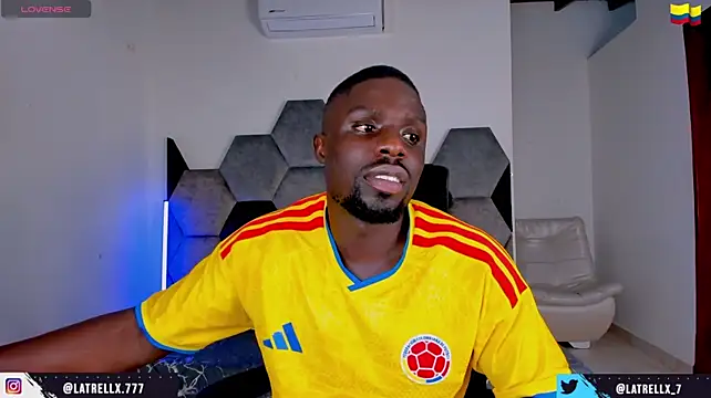 Latrellx7 Шоу с уебкамера