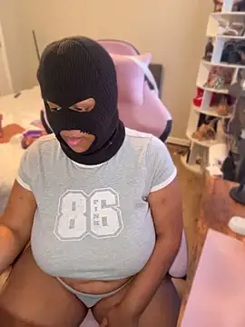 AmTrulyYours' Webcam Show