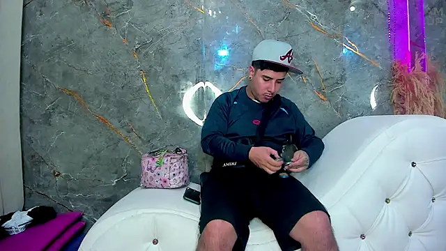 Yourslust_'s Webcam Show