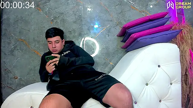 Yourslust_ Webcam-Show