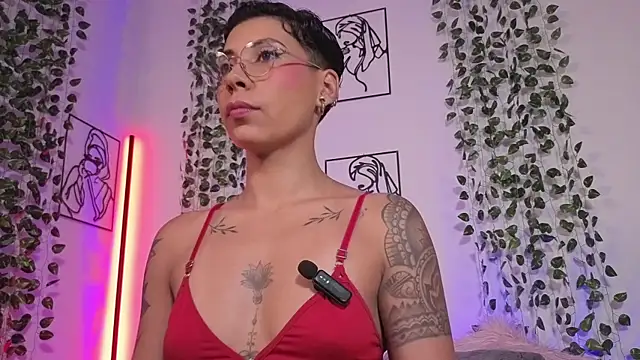 MiaMorgan_ Adlı Modelin Canlı XXX Sohbeti