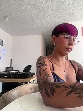 Chat +18 de MiaMorgan_ ao vivo