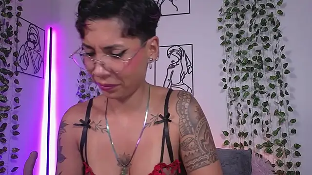 MiaMorgan_n Live chat-huone