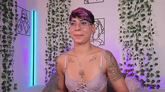 MiaMorgan_ XXX чат на живо