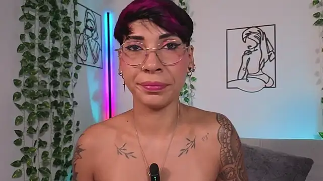 XXX chat uživo modela MiaMorgan_