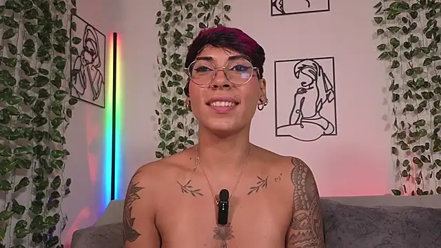 Chat +18 de MiaMorgan_ ao vivo