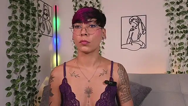 Chat +18 de MiaMorgan_ ao vivo
