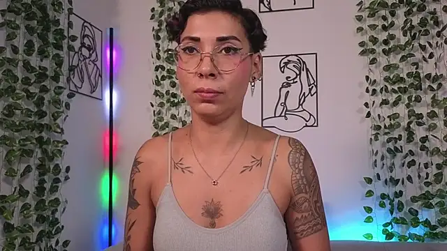 Chat +18 de MiaMorgan_ ao vivo
