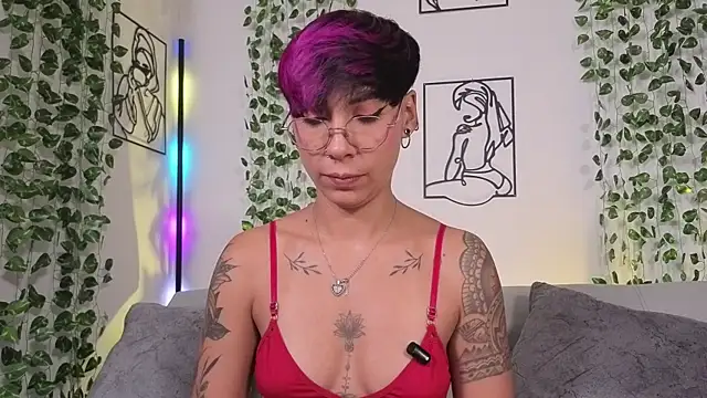 Chat +18 de MiaMorgan_ ao vivo