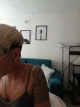 צ'אט XXX בשידור חי של MiaMorgan_