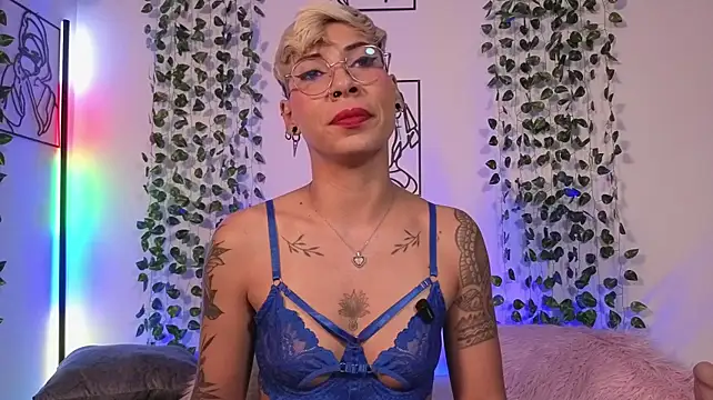 Chat +18 de MiaMorgan_ ao vivo
