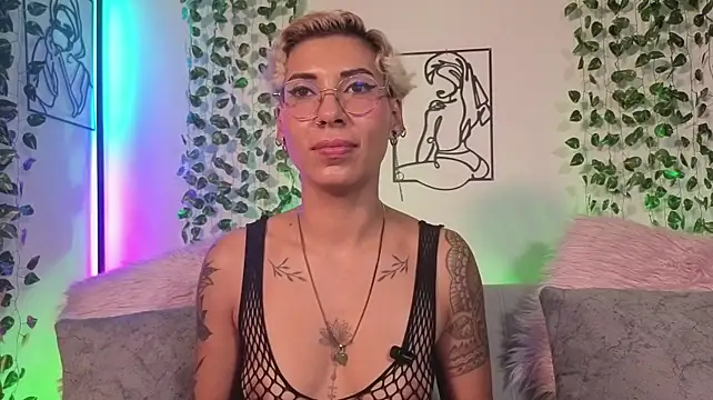 Chat +18 de MiaMorgan_ ao vivo