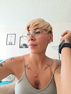 Živý XXX chat MiaMorgan_