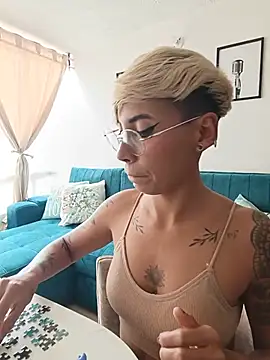 צ'אט XXX בשידור חי של MiaMorgan_