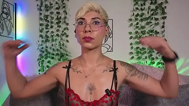Chat +18 de MiaMorgan_ ao vivo