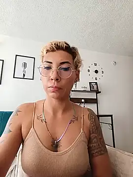 Chat +18 de MiaMorgan_ ao vivo