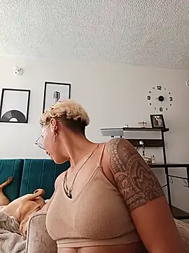Živý XXX chat MiaMorgan_