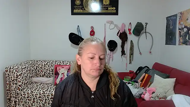 emperabigbootybigass' Webcam Show