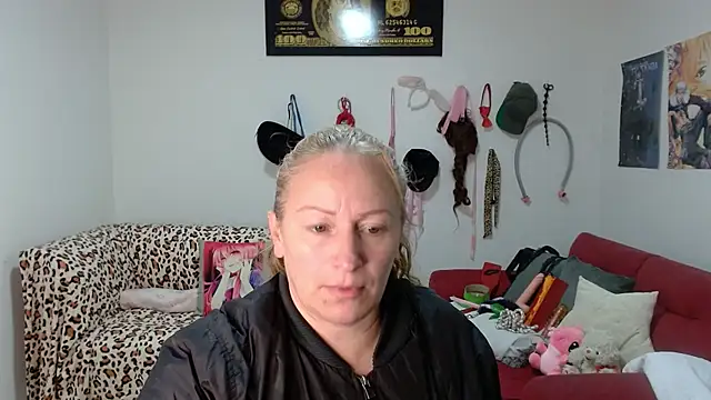 emperabigbootybigass' Webcam Show