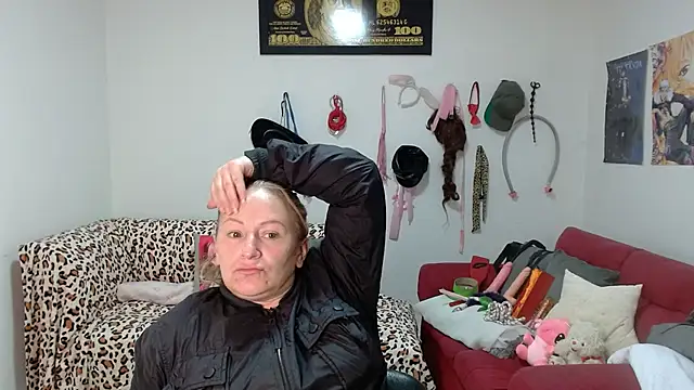 emperabigbootybigass' Webcam Show