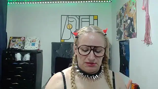 emperabigbootybigass Adlı Modelin Web Kamerası Şovu