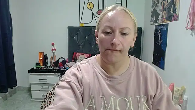 emperabigbootybigass Chat XXX live