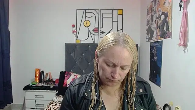 emperabigbootybigass – live chatrum