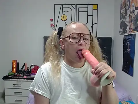 emperabigbootybigass – webcam-show