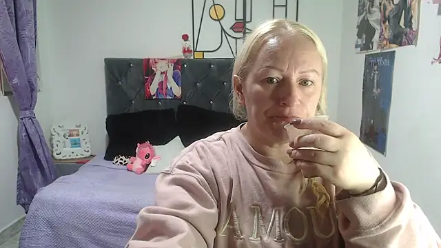 emperabigbootybigass Live XXX-Chat
