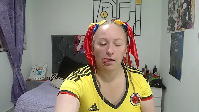 emperabigbootybigass' Live XXX Chat