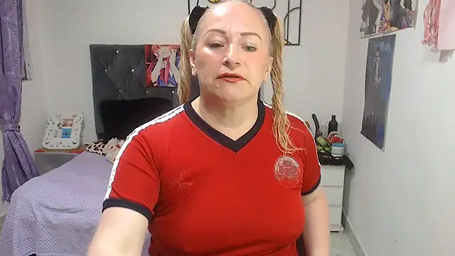 emperabigbootybigass Webcam Show