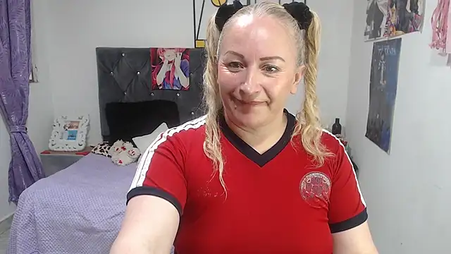 emperabigbootybigass Chat XXX in diretta