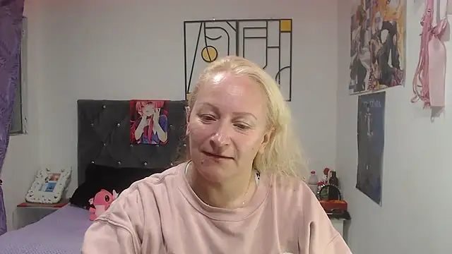 emperabigbootybigass élő XXX-chatje