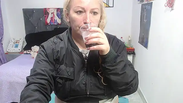 emperabigbootybigass Live XXX-Chat