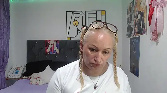 Czat XXX na żywo – emperabigbootybigass